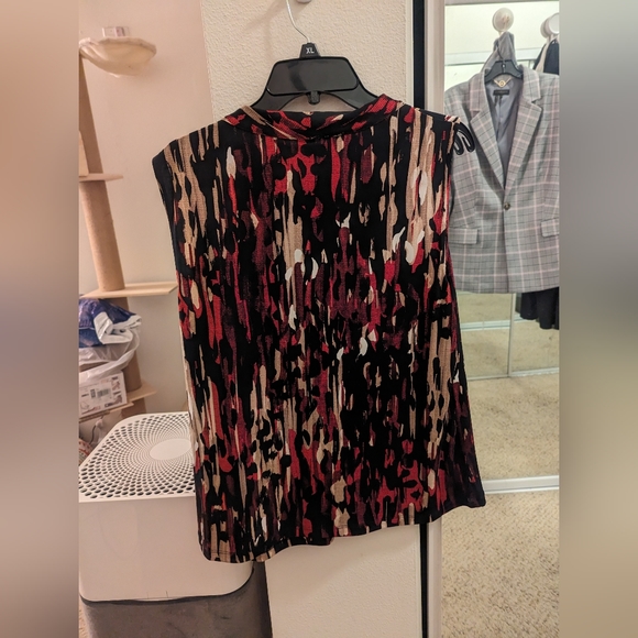 Calvin Klein - Picture 2 of 2